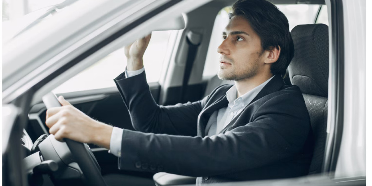 Why Heathrow Chauffeurs Are Perfect for Business and Leisure Travelers