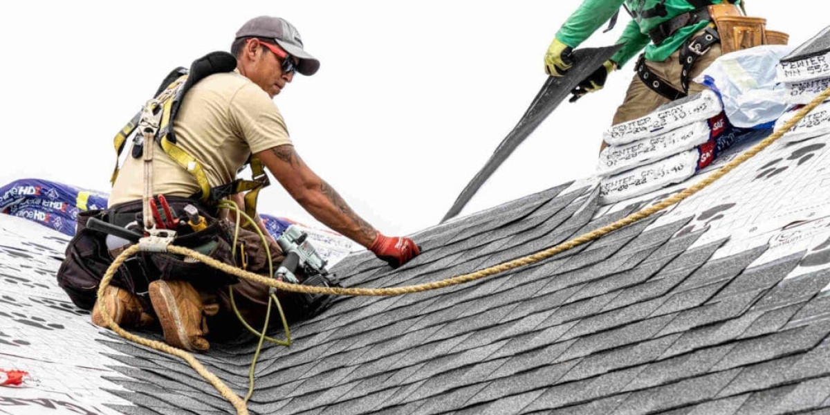 Expert Advice on Asphalt Roof Replacement for Wisconsin Properties